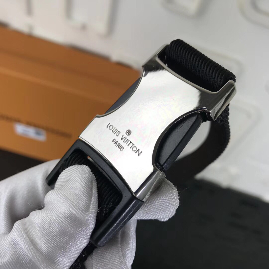 LV OUTDOOT Belt Bag M33455