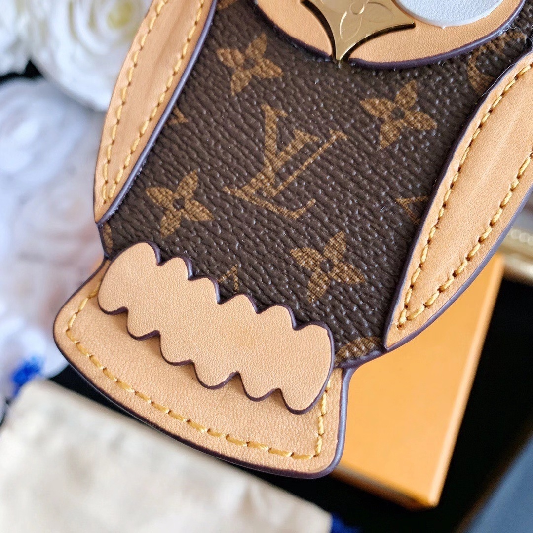 LV OWL BAG CHARM AND KEY HOLDER M69482