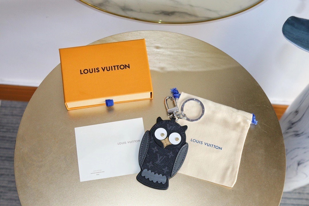 LV OWL BAG CHARM AND KEY HOLDER M69482