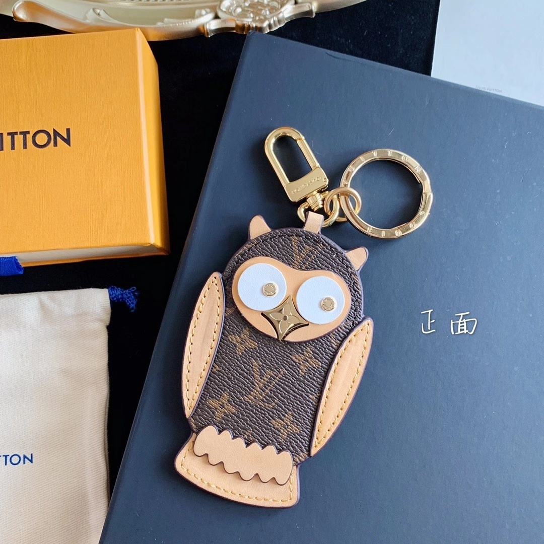 LV OWL BAG CHARM AND KEY HOLDER M69482