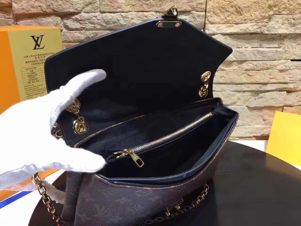 LV PALLAS CHAIN Bag M41201