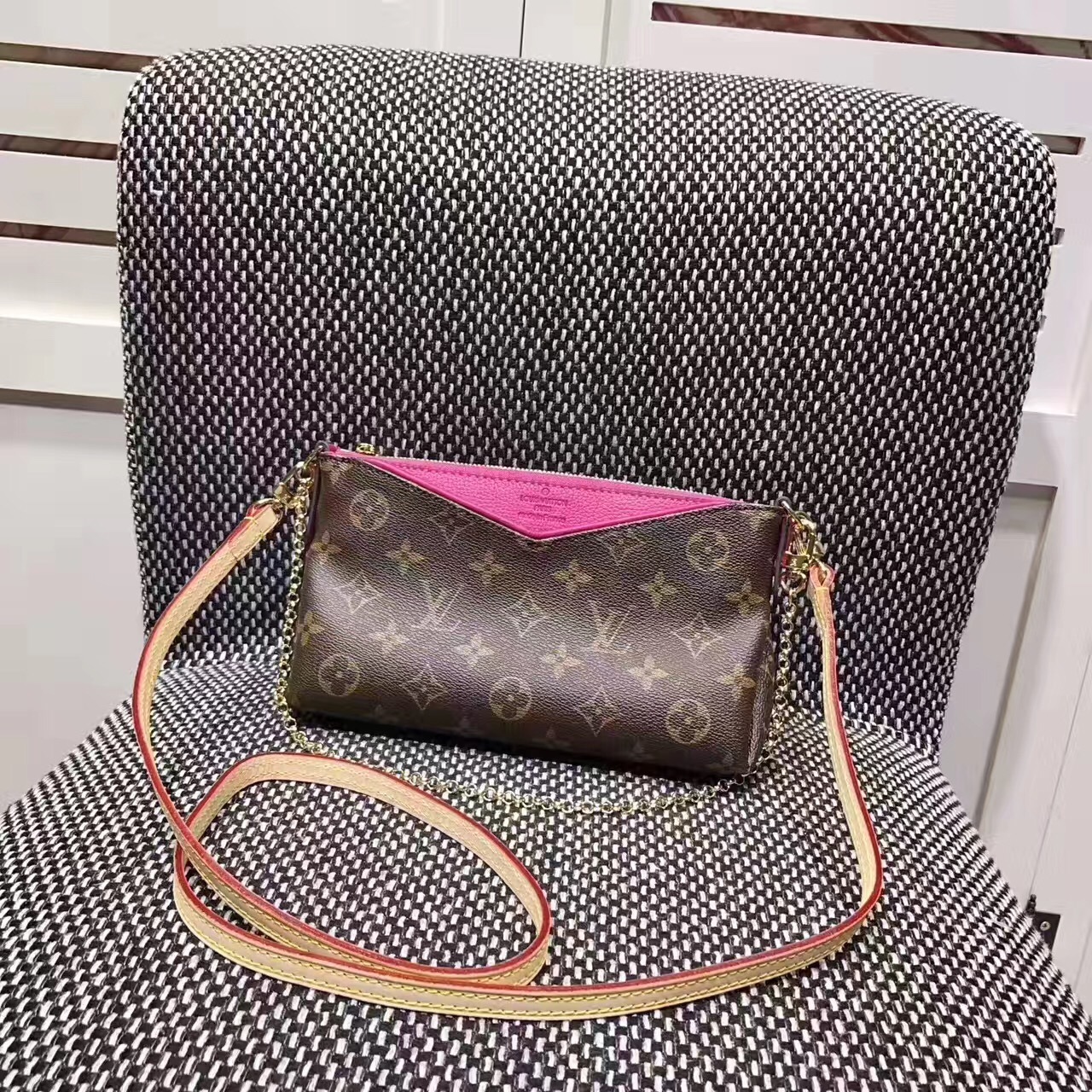 LV PALLAS CLUTH M41638