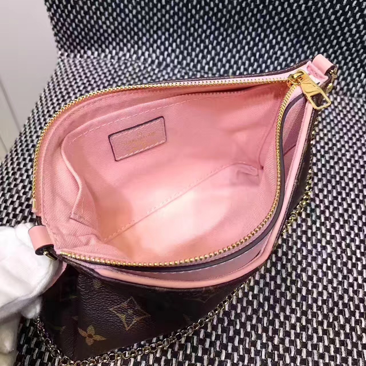 LV PALLAS CLUTH M41638