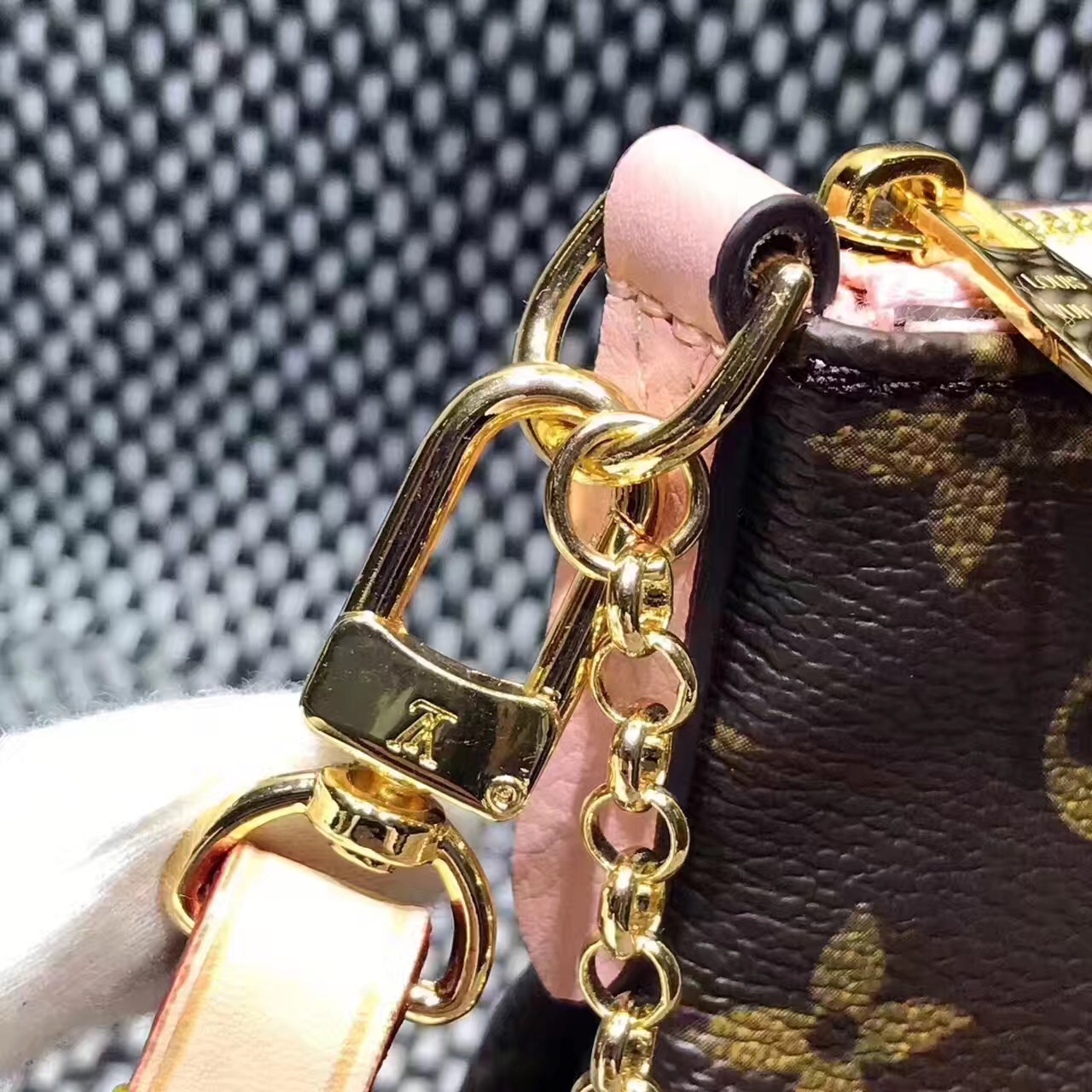 LV PALLAS CLUTH M41638