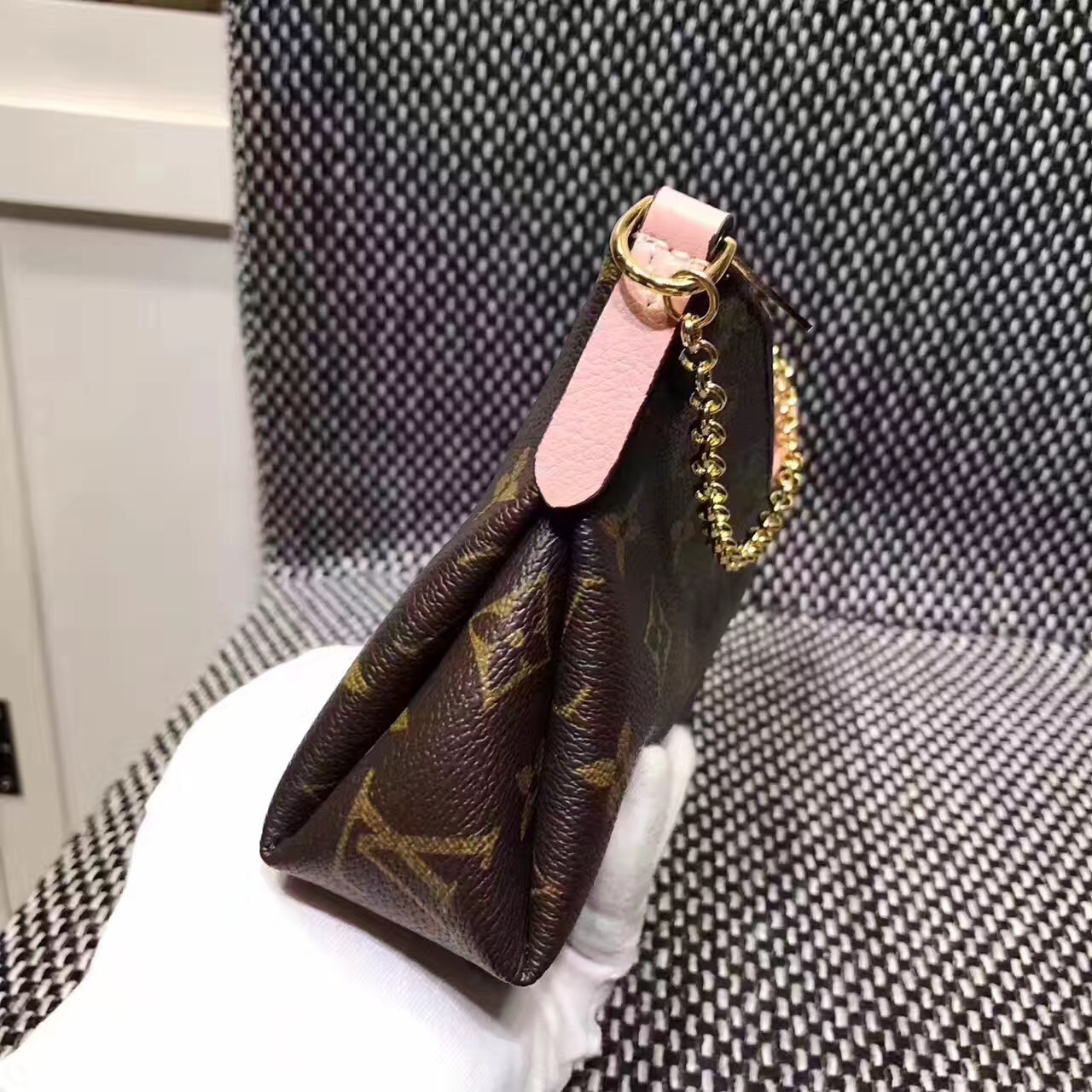 LV PALLAS CLUTH M41638