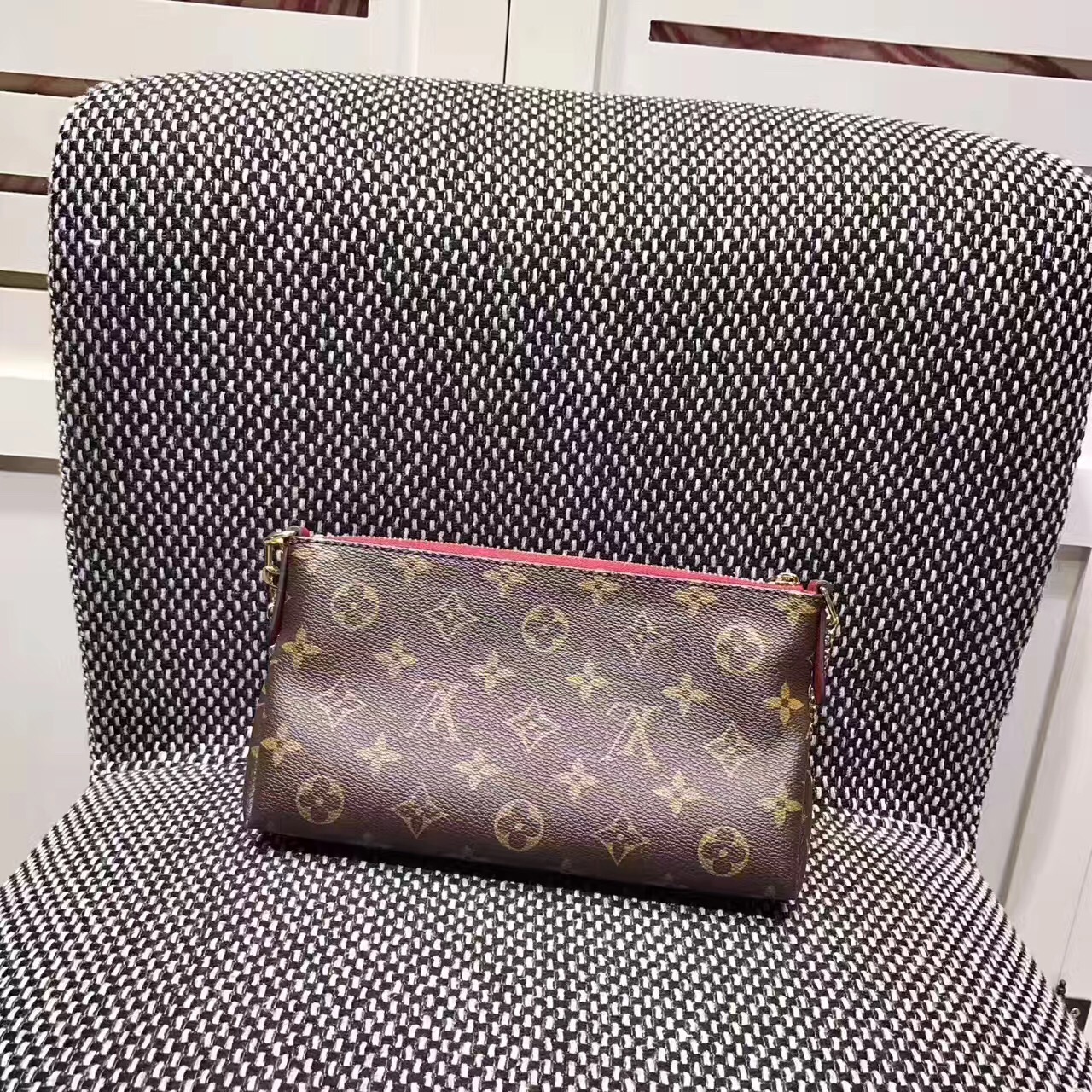 LV PALLAS CLUTH M41638