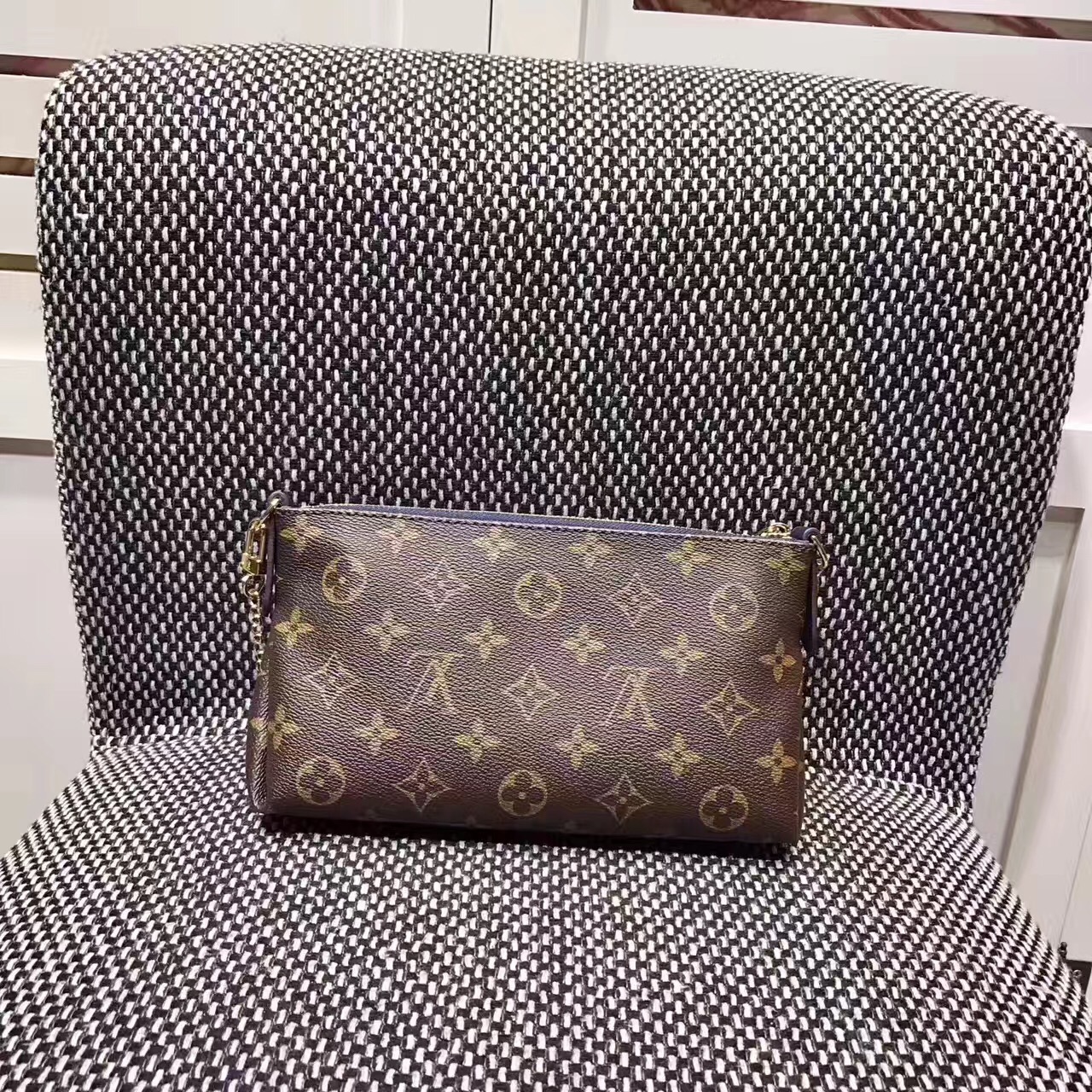 LV PALLAS CLUTH M41638