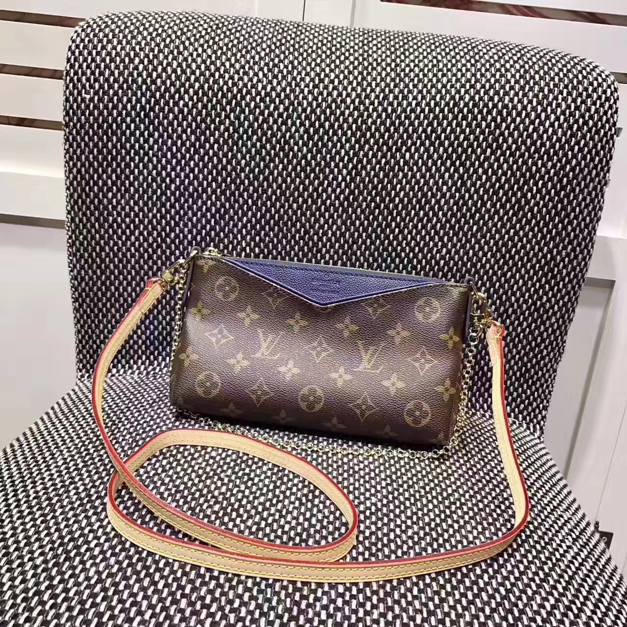 LV PALLAS CLUTH M41638