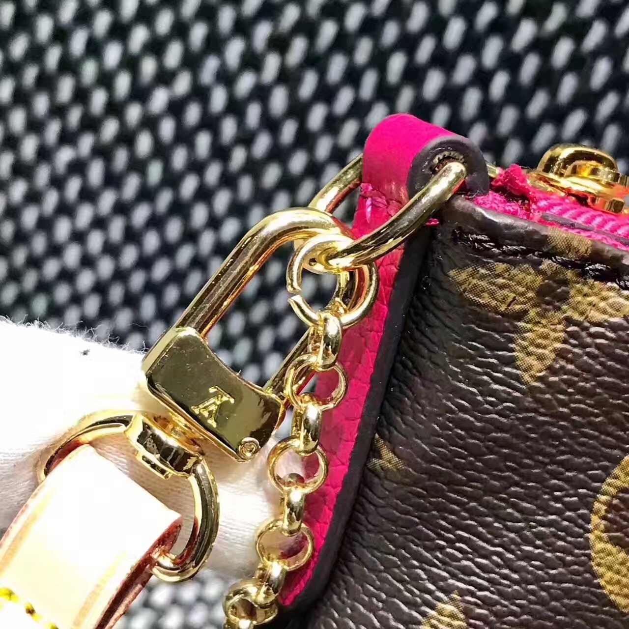 LV PALLAS CLUTH M41638