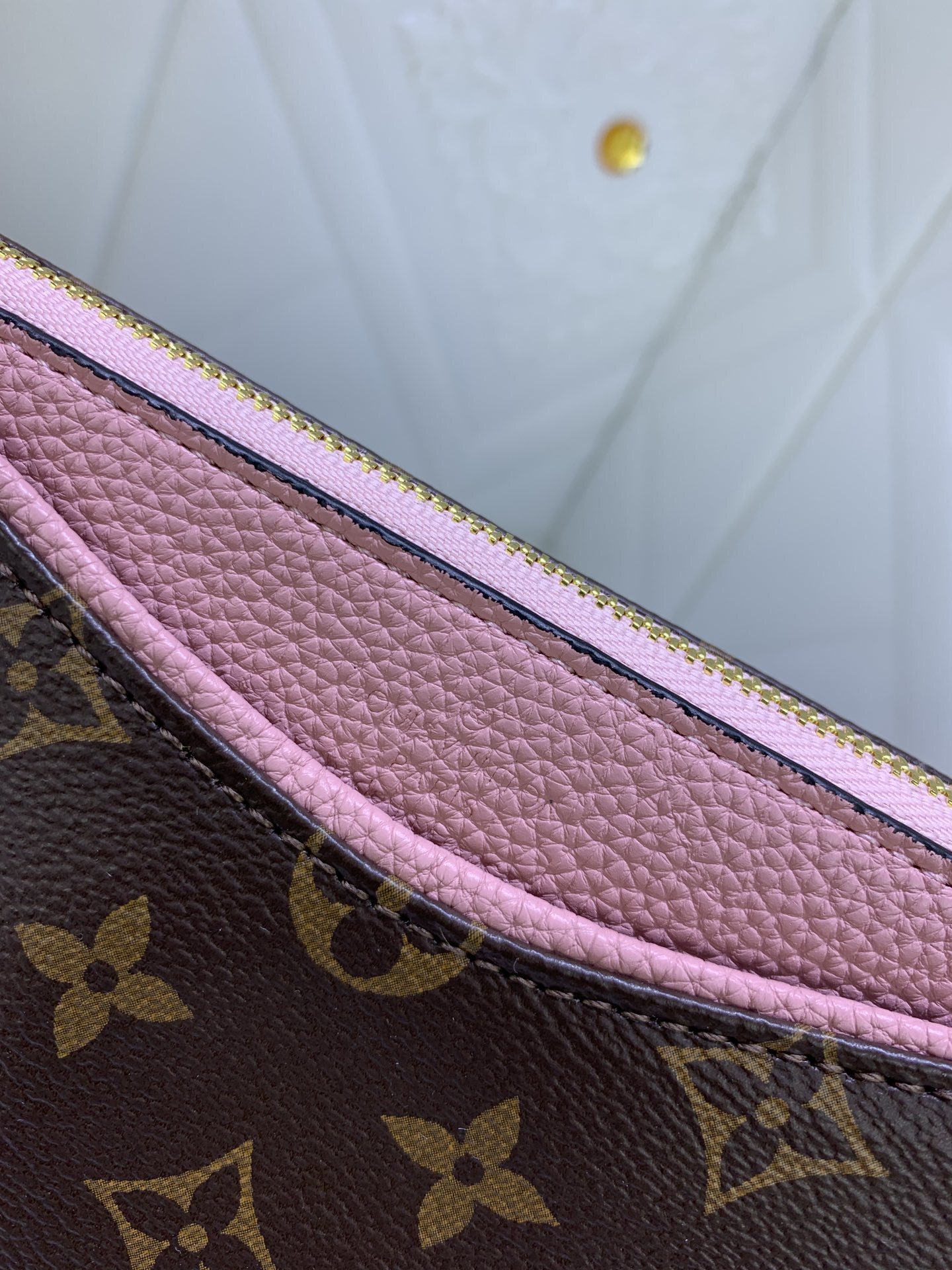 LV PALLS CLUTH M41638