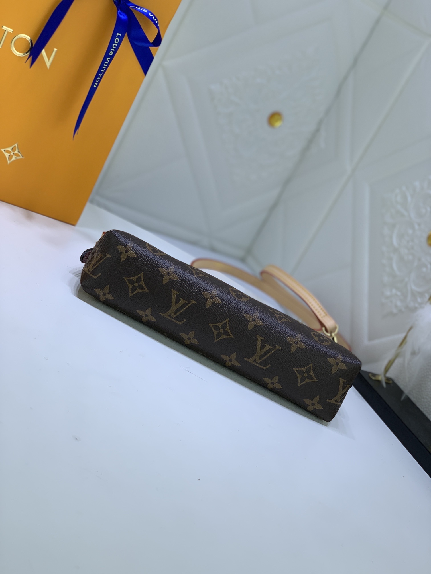 LV PALLS CLUTH M41638