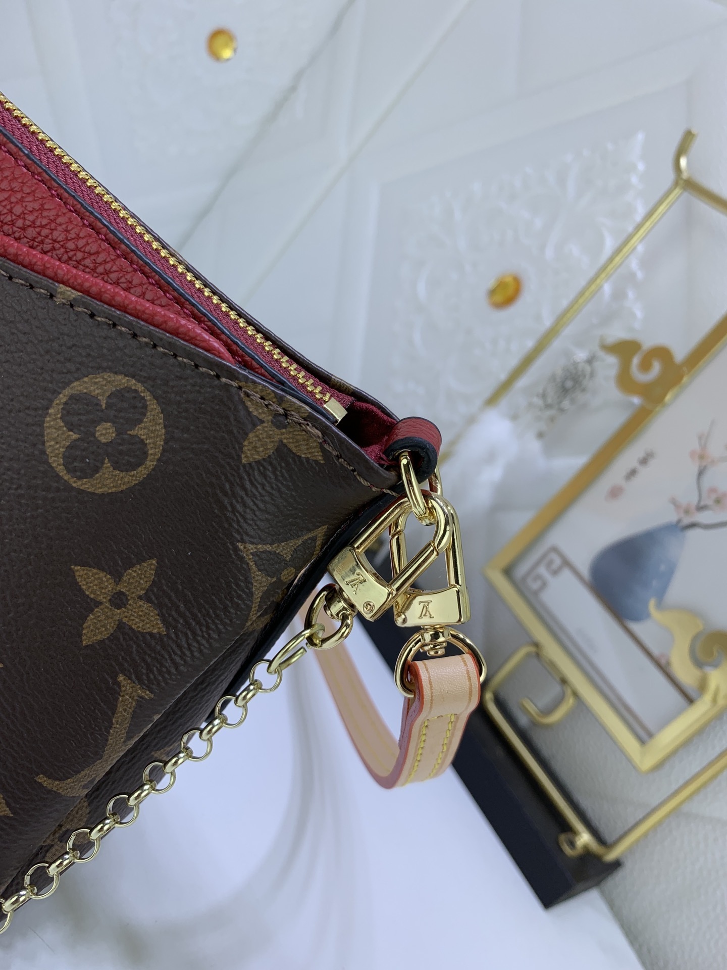 LV PALLS CLUTH M41638