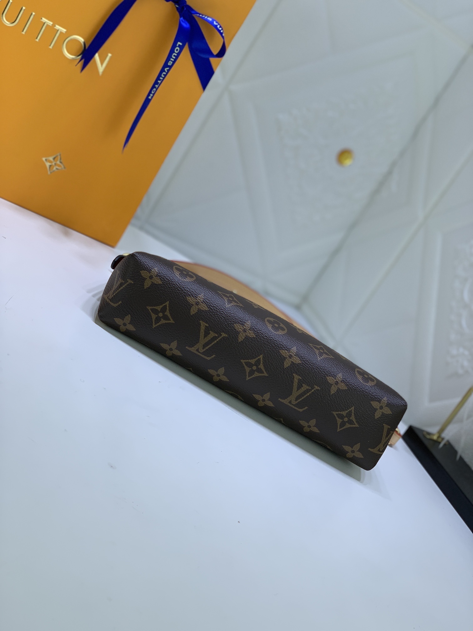 LV PALLS CLUTH M41638