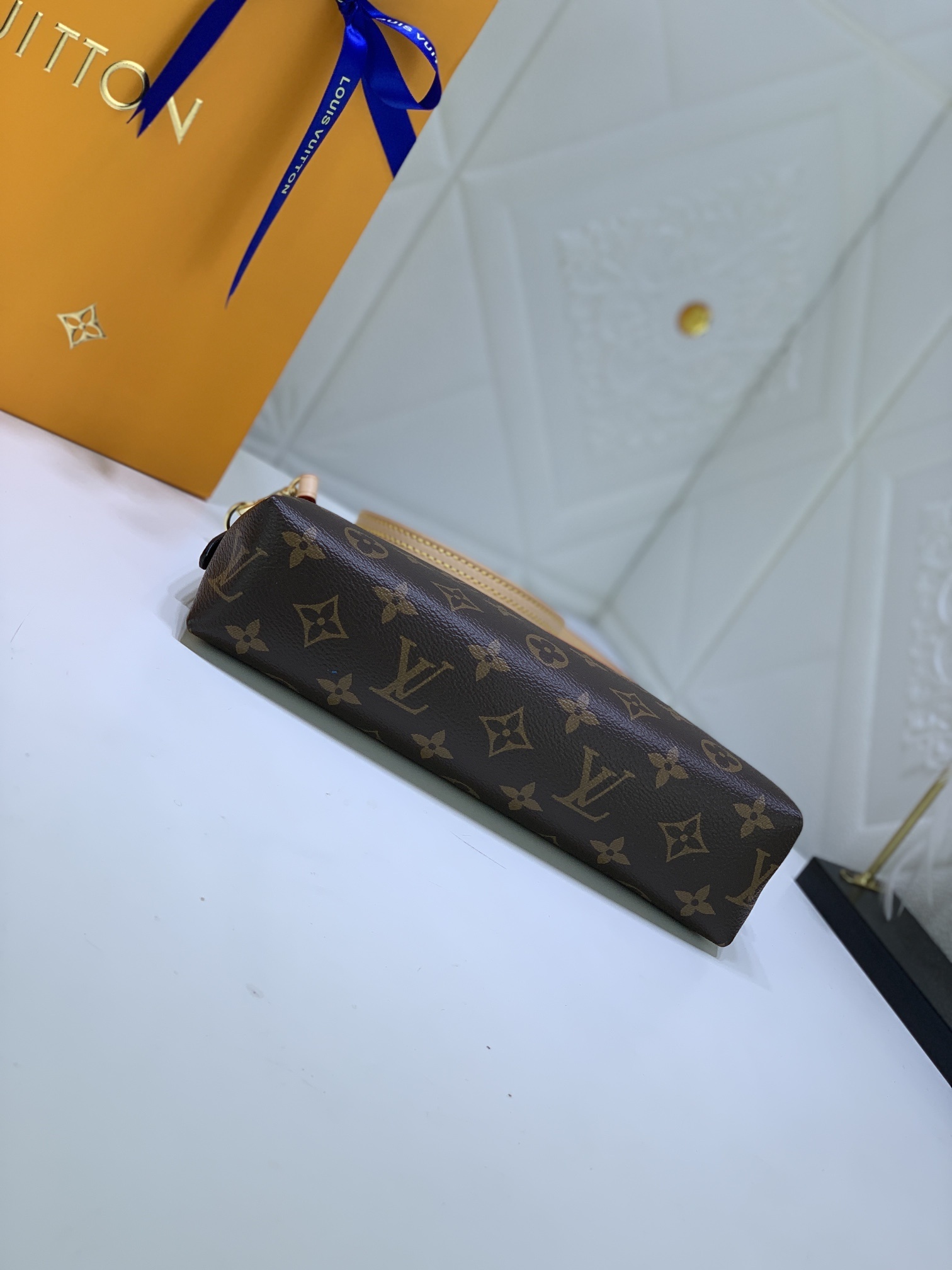LV PALLS CLUTH M41638