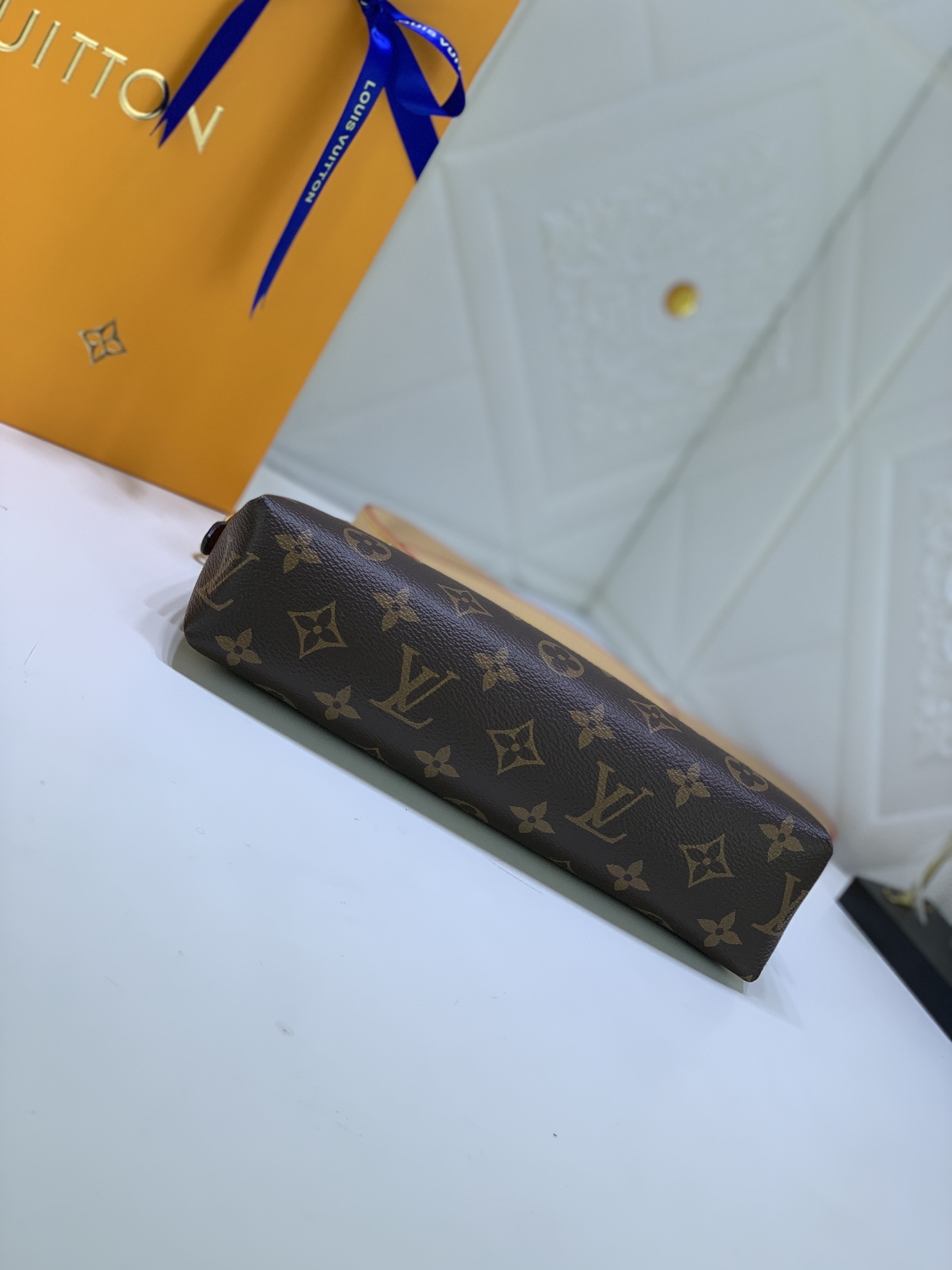 LV PALLS CLUTH M41638