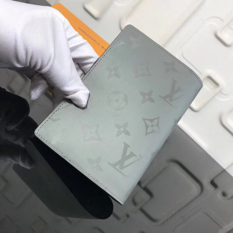 LV Passport Cover M60181