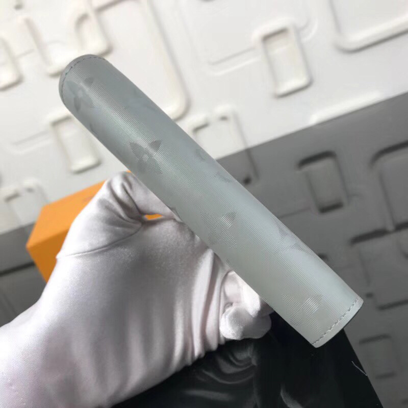 LV Passport Cover M60181