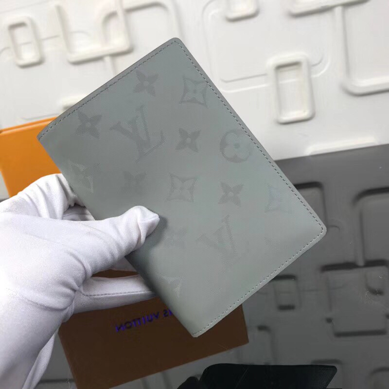 LV Passport Cover M60181