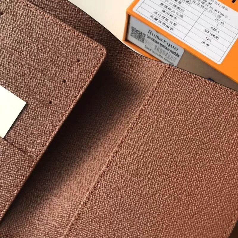 LV PASSPORT COVER M60181A