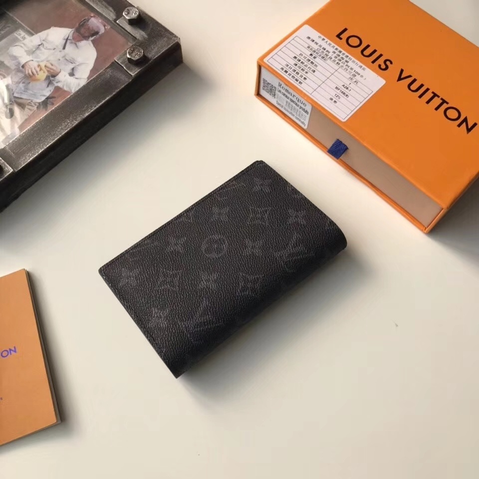 LV PASSPORT COVER M60181A