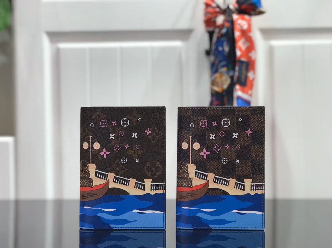 LV PASSPORT COVER M64411