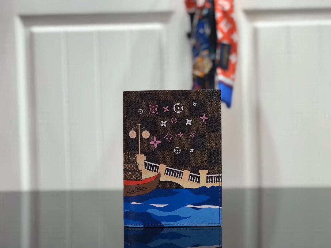 LV PASSPORT COVER M64411