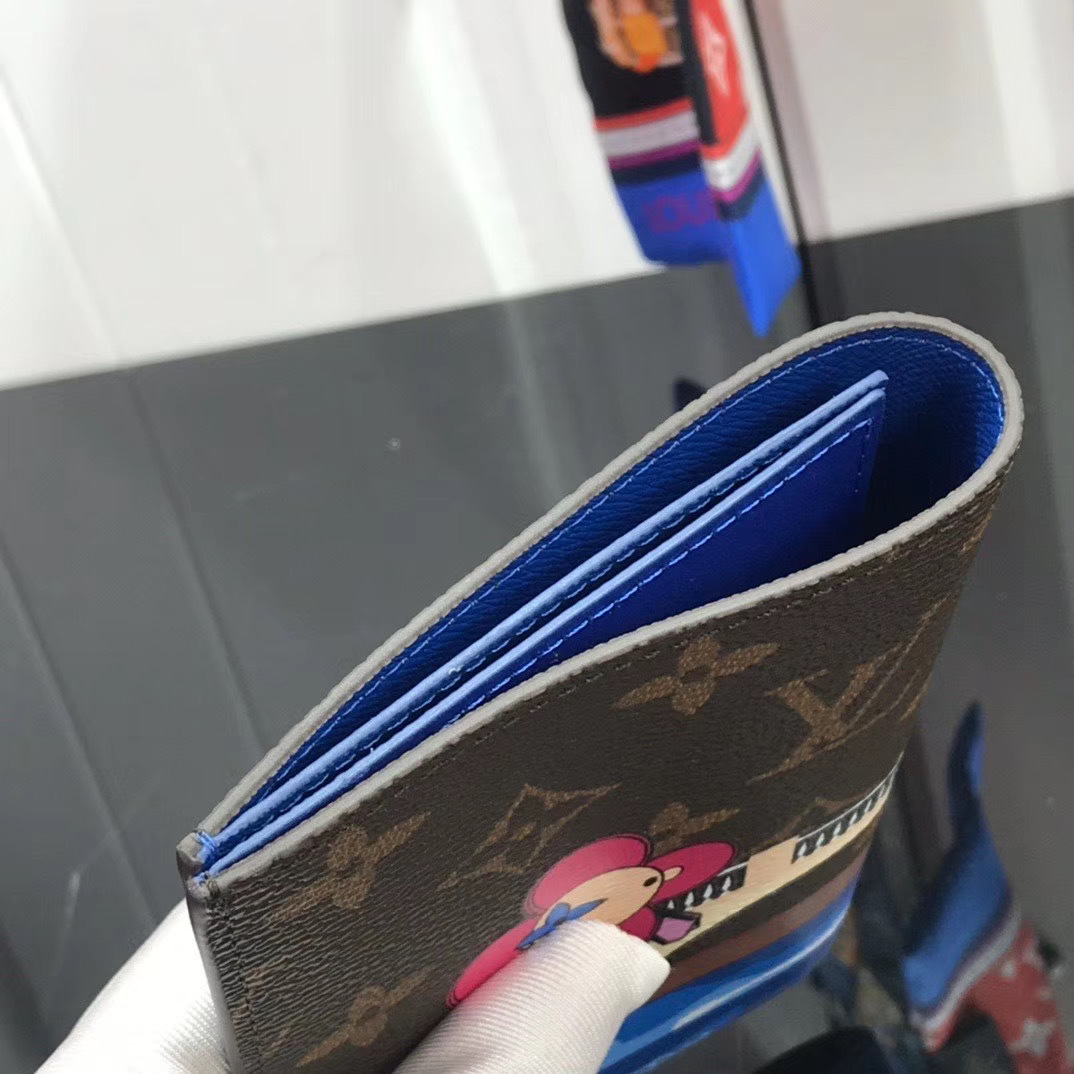 LV PASSPORT COVER M64411