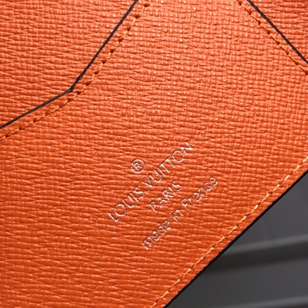 LV PASSPORT COVER M64502 