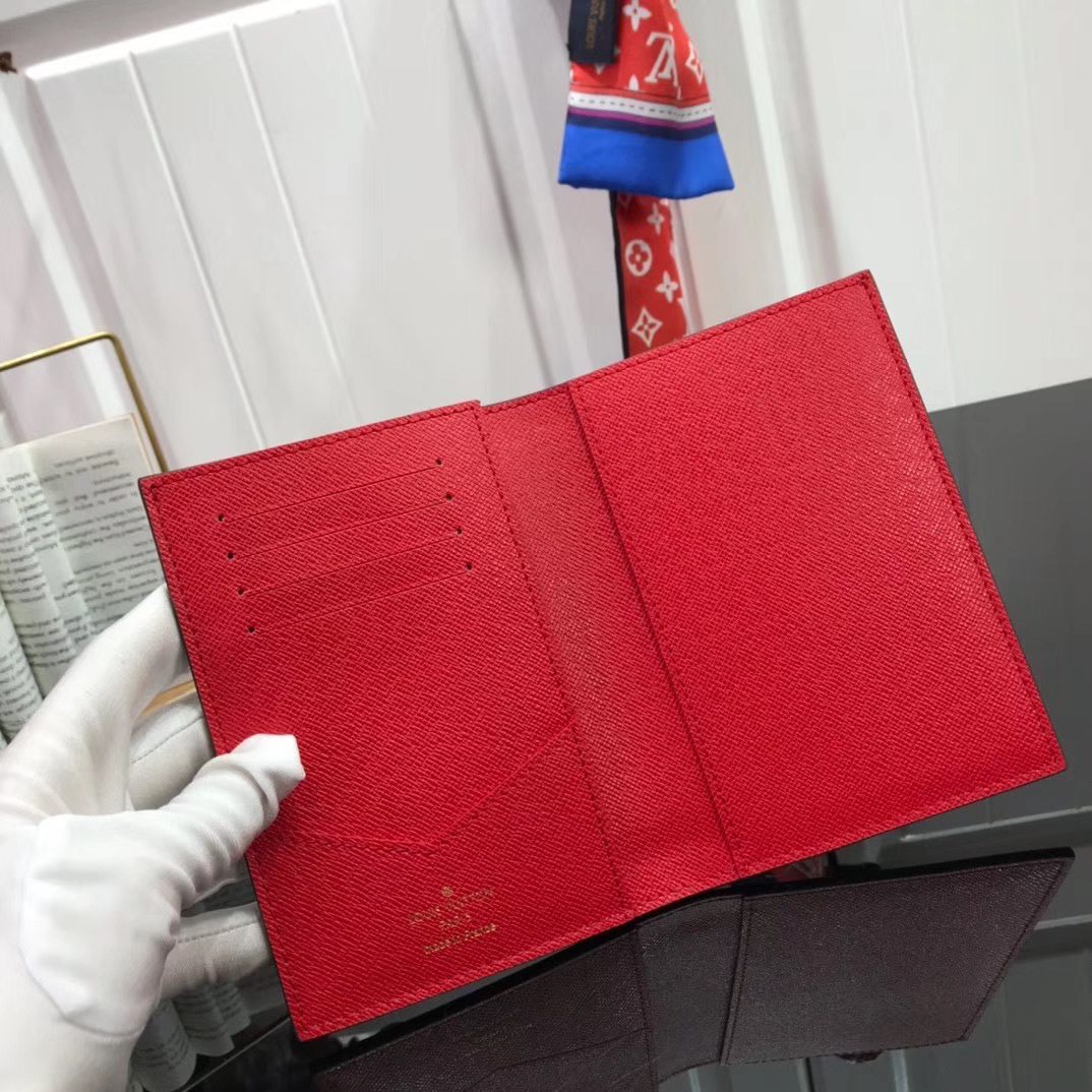 LV PASSPORT COVER M68493 
