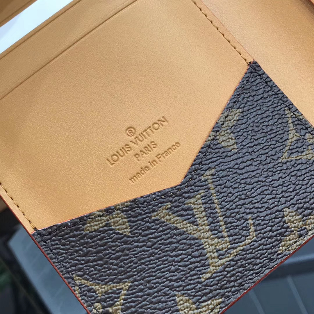 LV PASSPORT COVER M68906