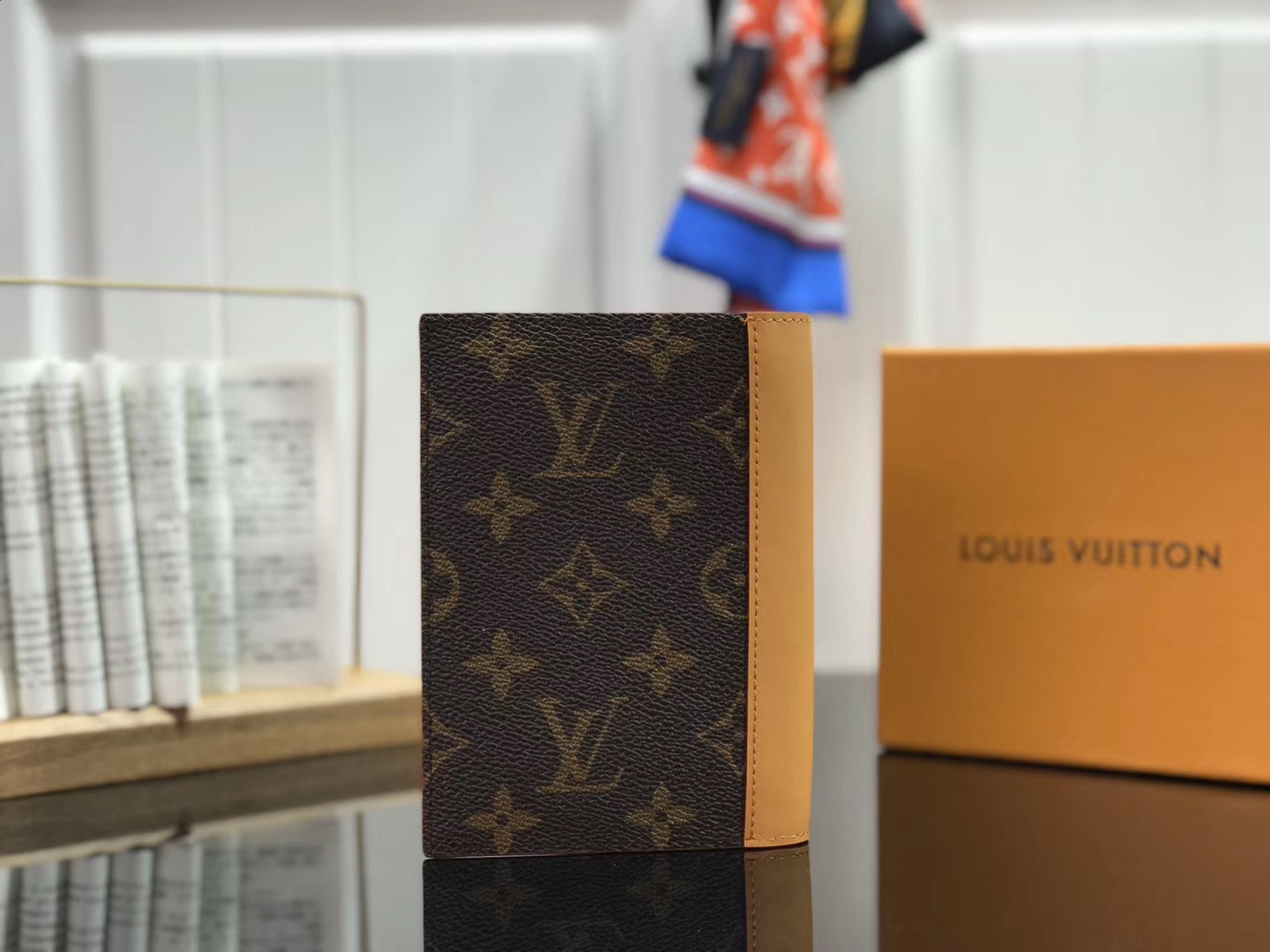 LV PASSPORT COVER M68906