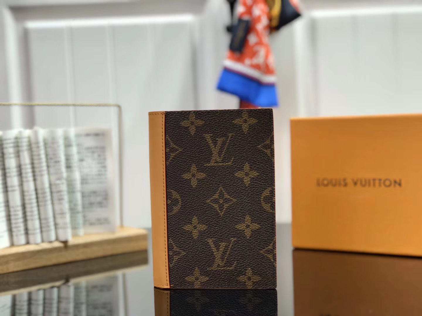 LV PASSPORT COVER M68906