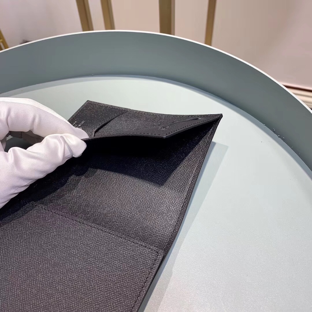 LV PASSPORT COVER N64411