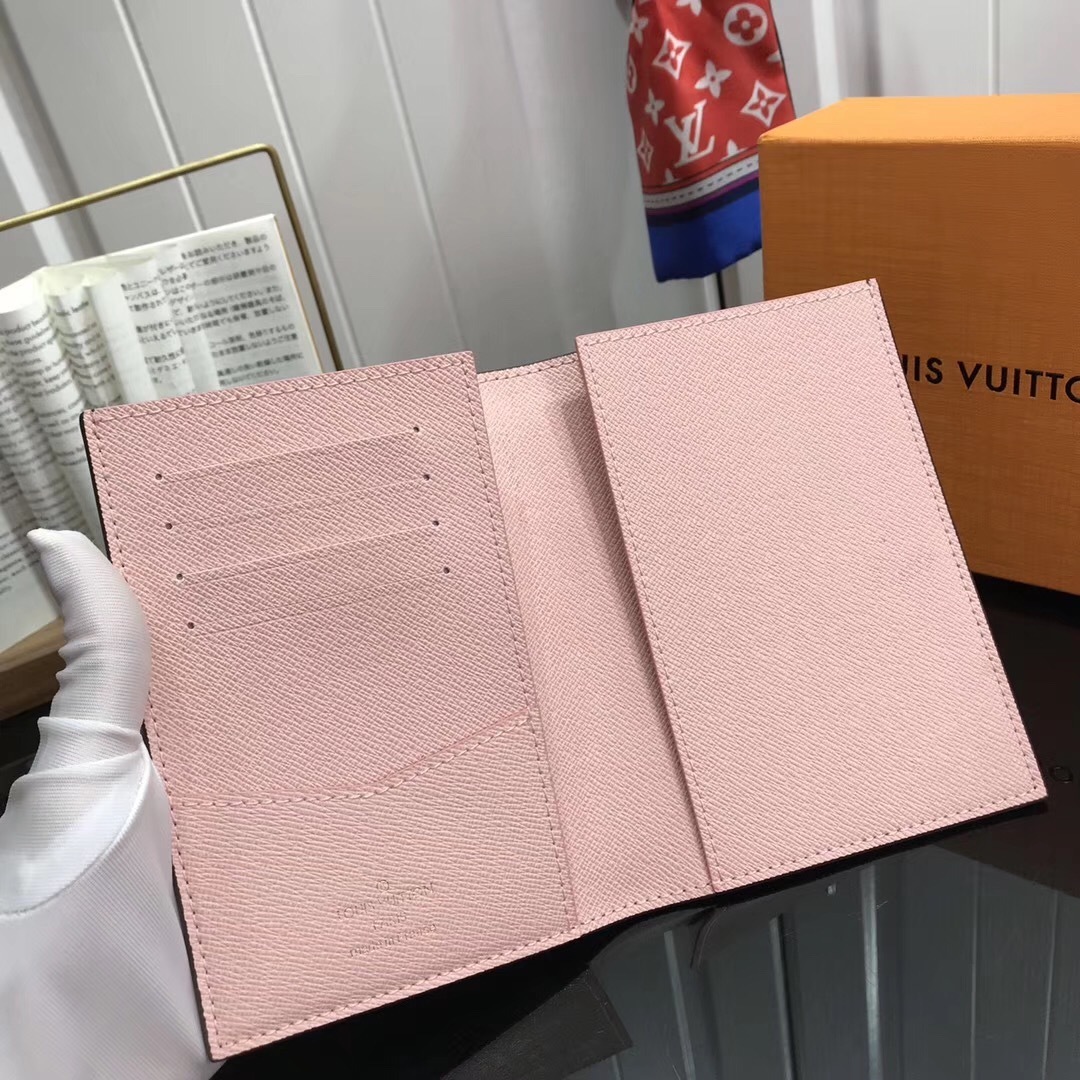 LV PASSPORT COVER N64411PQ