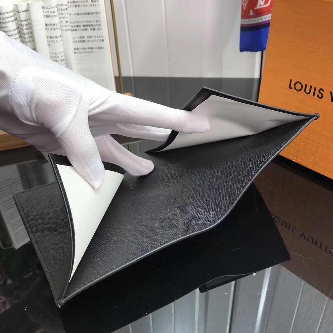 LV PASSPORT COVER N64411PQ