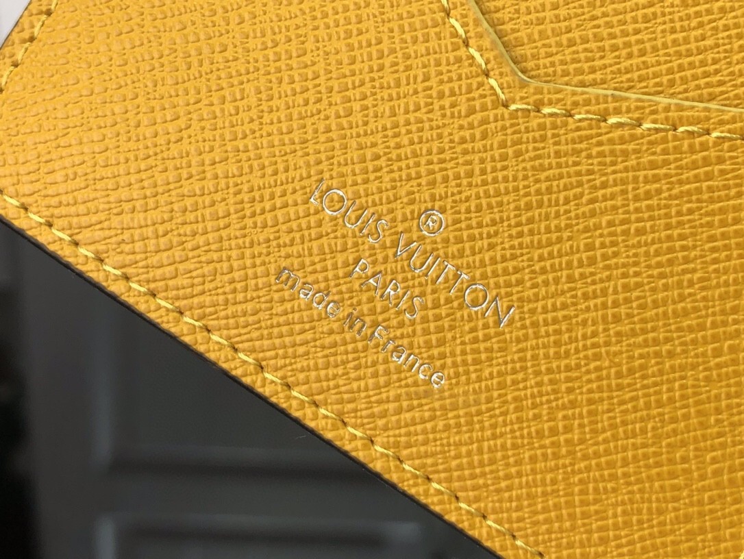 LV PASSPORT COVER N64604 