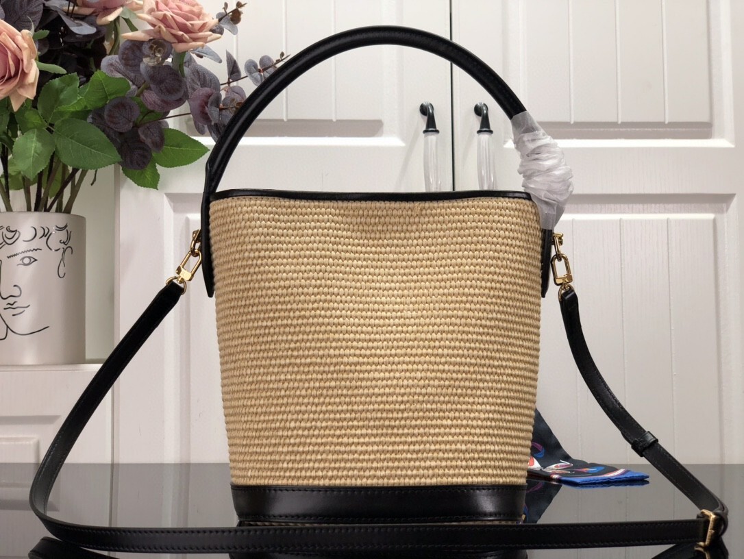 LV PETIT BUCKET M59962 