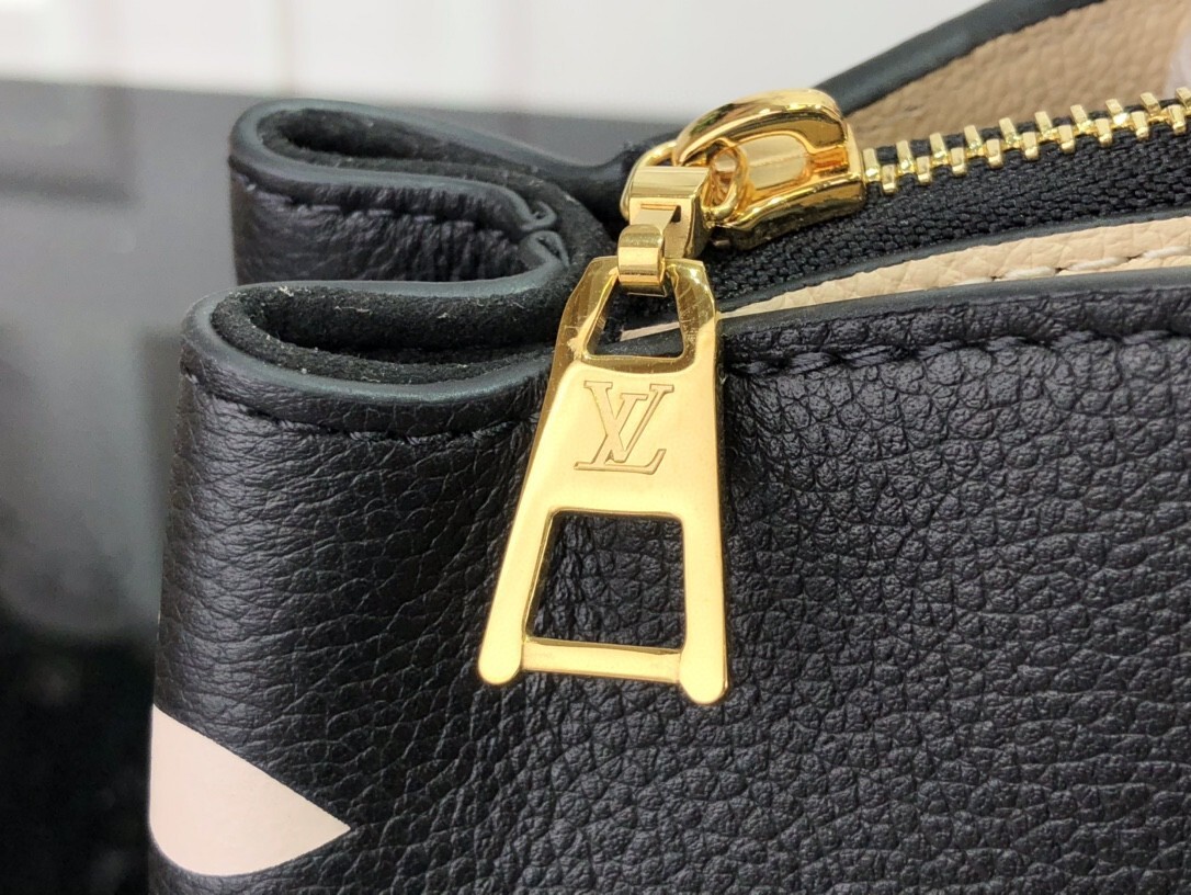 LV PETIT PALAIS M58913