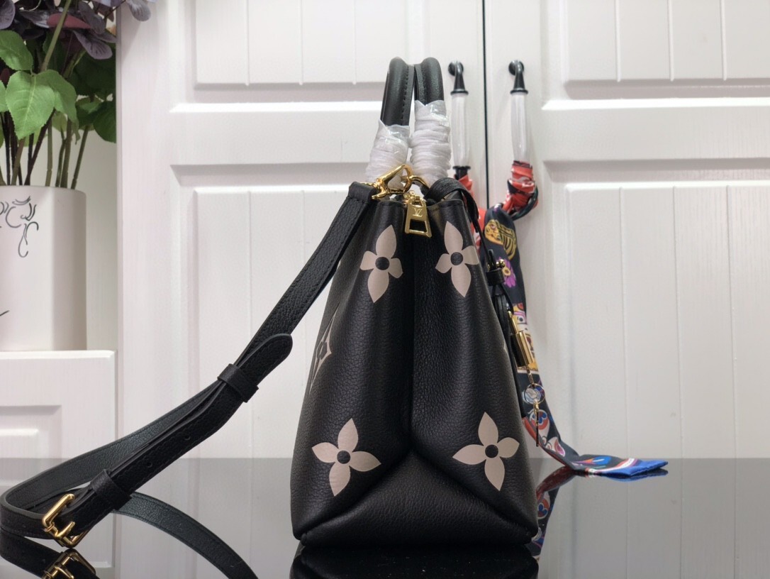 LV PETIT PALAIS M58913