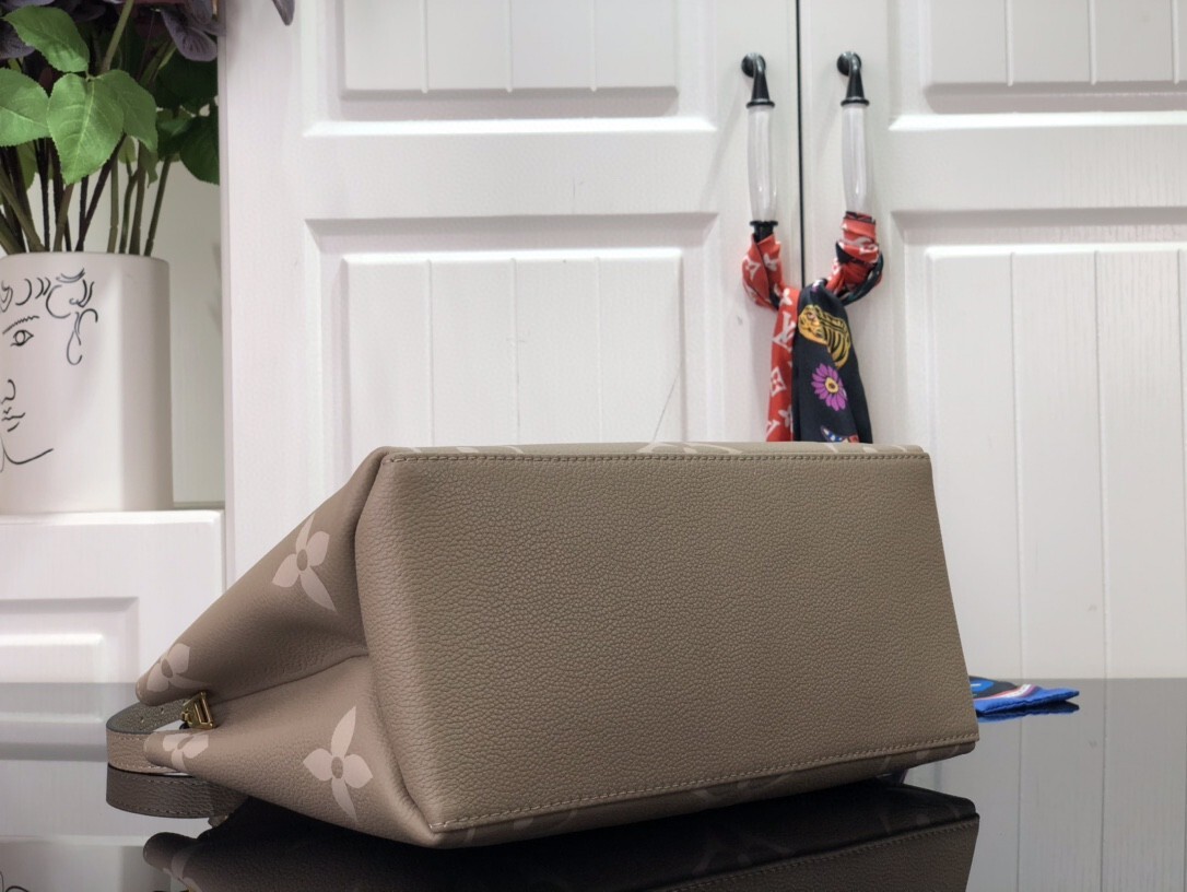 LV PETIT PALAIS M58913