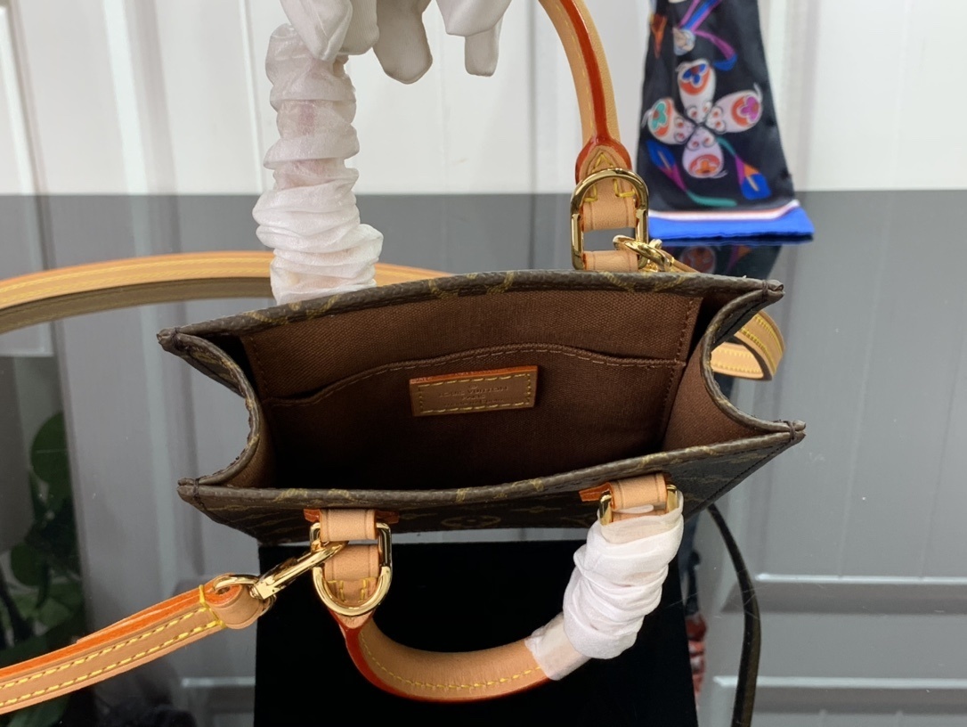 LV PETIT SAC PLAT M69442