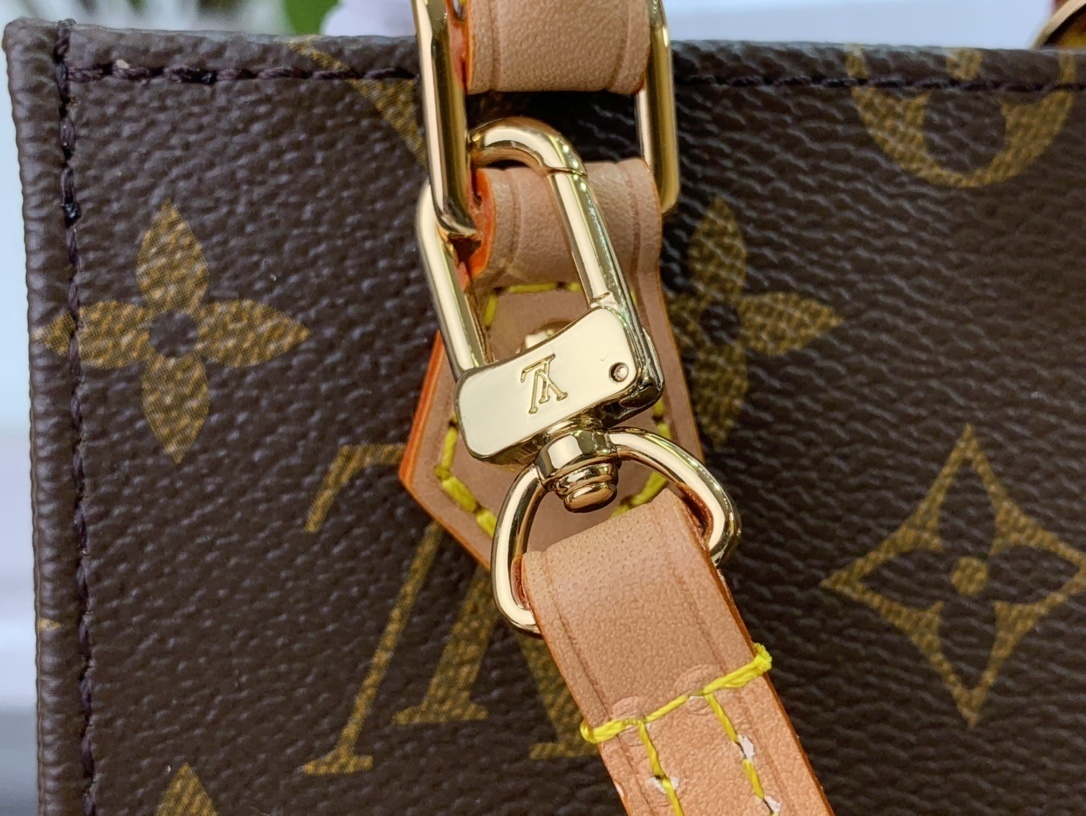 LV PETIT SAC PLAT M69442