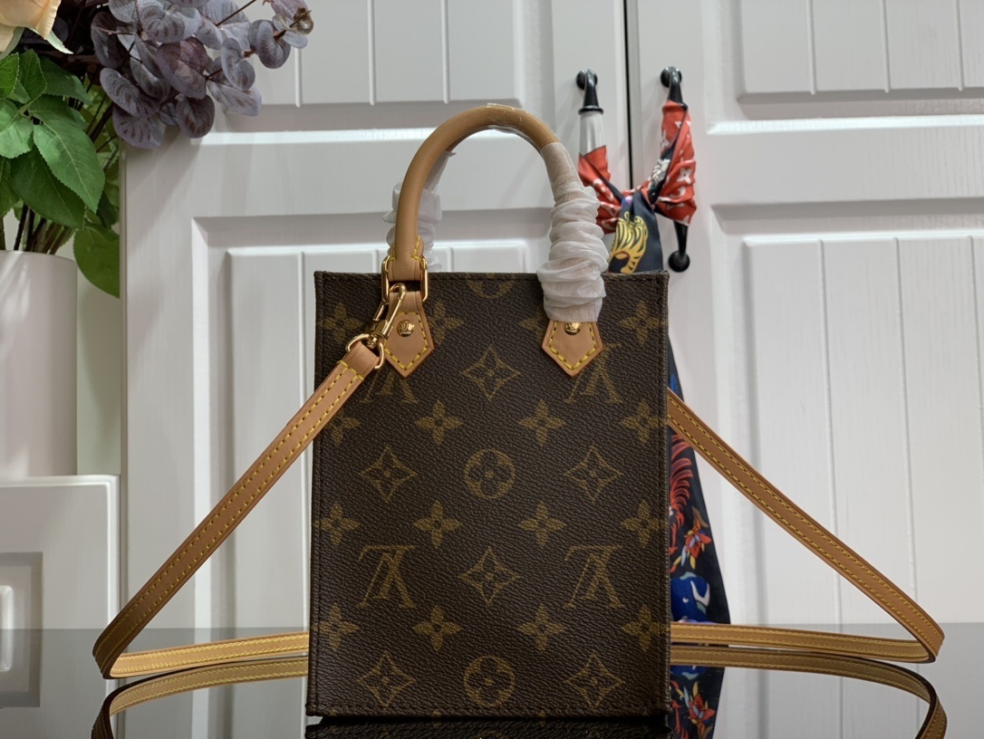 LV PETIT SAC PLAT M69442