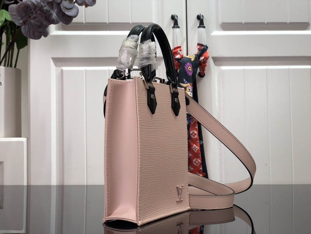 LV PETIT SAC PLAT M69575