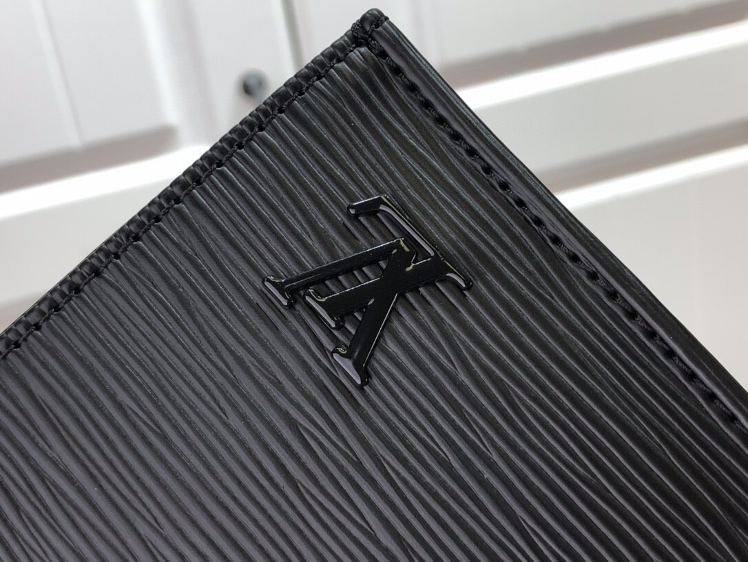 LV PETIT SAC PLAT M69575