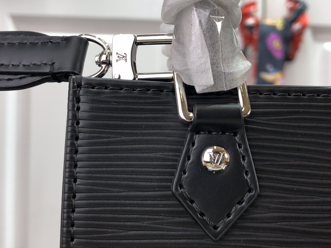 LV PETIT SAC PLAT M69575
