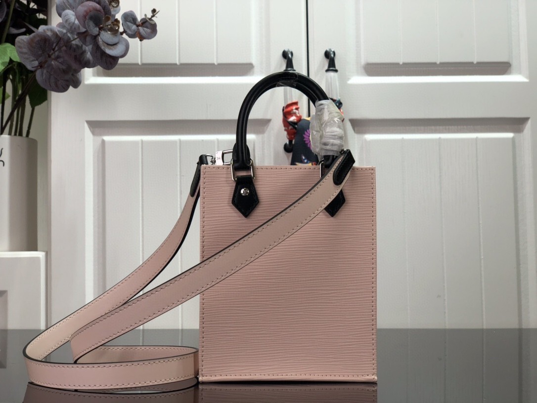 LV PETIT SAC PLAT M69575