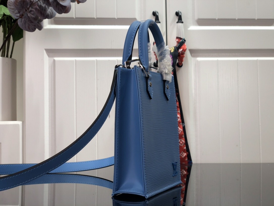 LV PETIT SAC PLAT M69575