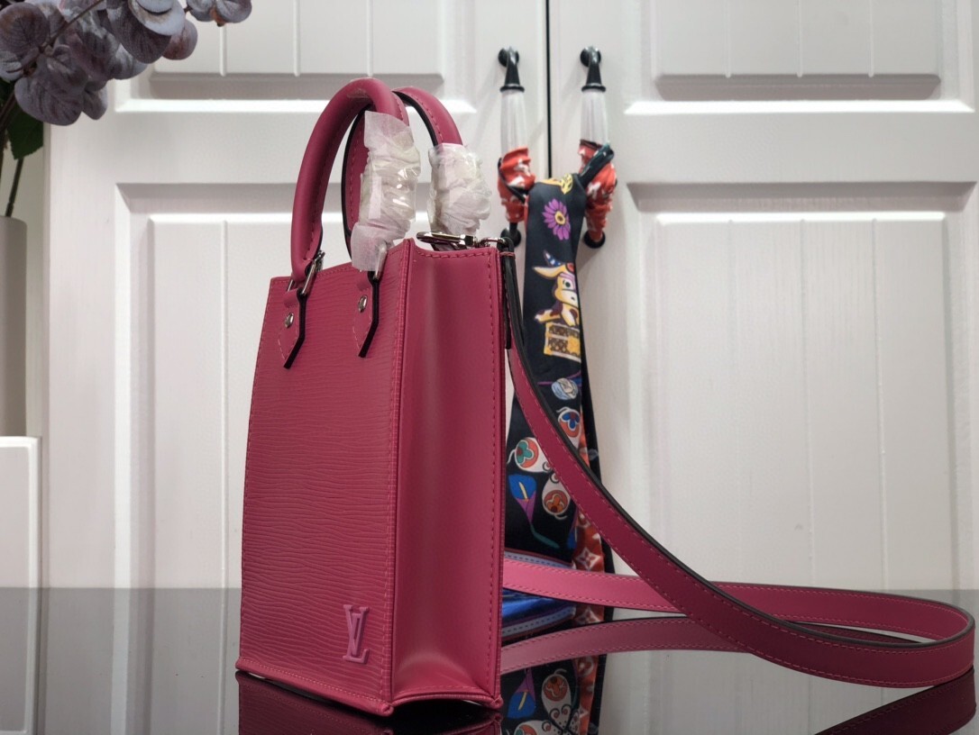 LV PETIT SAC PLAT M69575