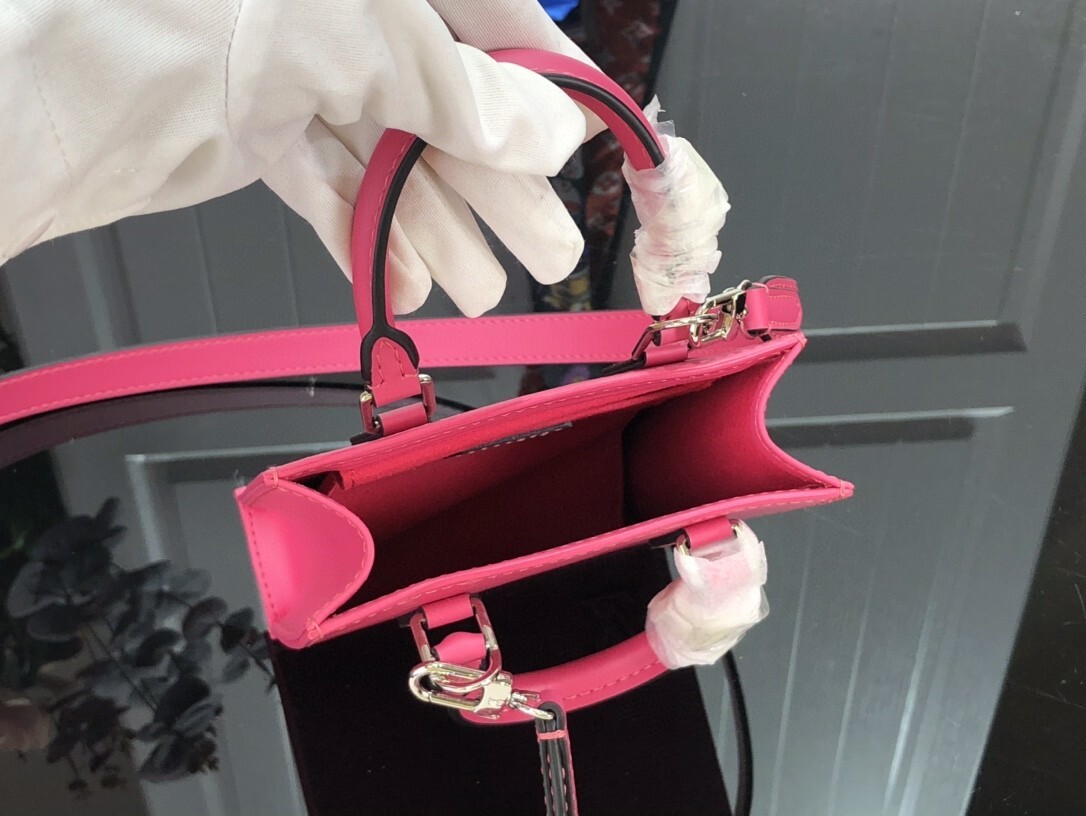 LV PETIT SAC PLAT M69575